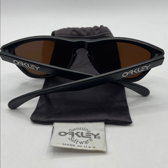 Vintage Oakley Frogskins Matte Black Sunglasses With Bronze Amber Lense main image 12